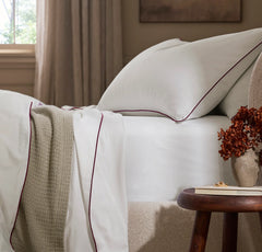 Signature Embellished Duvet Set - White/Holly Piped Edge