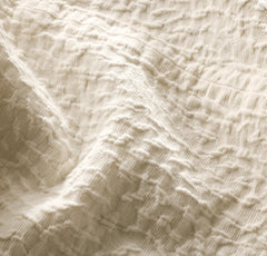 Dappled Vela Classic Coverlet - Cream