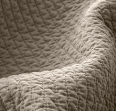 Signature Textured Stitch Quilt - Oak