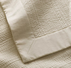 Signature Stitchline Quilt - Cream